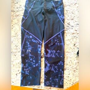 Under Armour work out pants.  Only wore a few times.  In great condition.